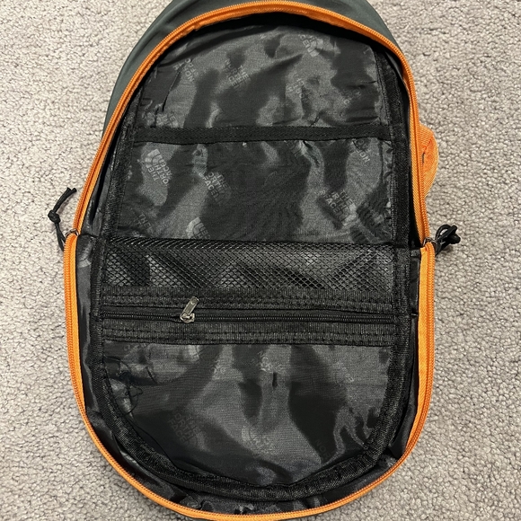 Northface Sling Bag Crossbody Shoulder Backpack Gray and Orange NWT Unisex - Picture 3 of 5